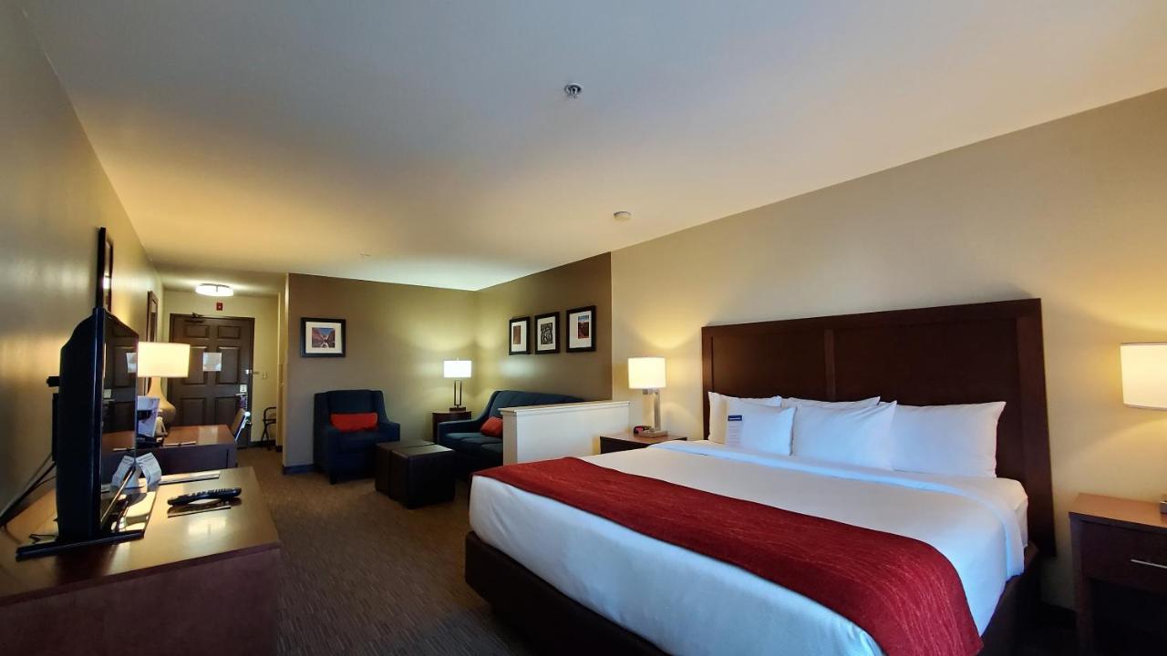 Comfort Inn & Suites Tempe Phoenix Sky Harbor Airport ภายนอก รูปภาพ