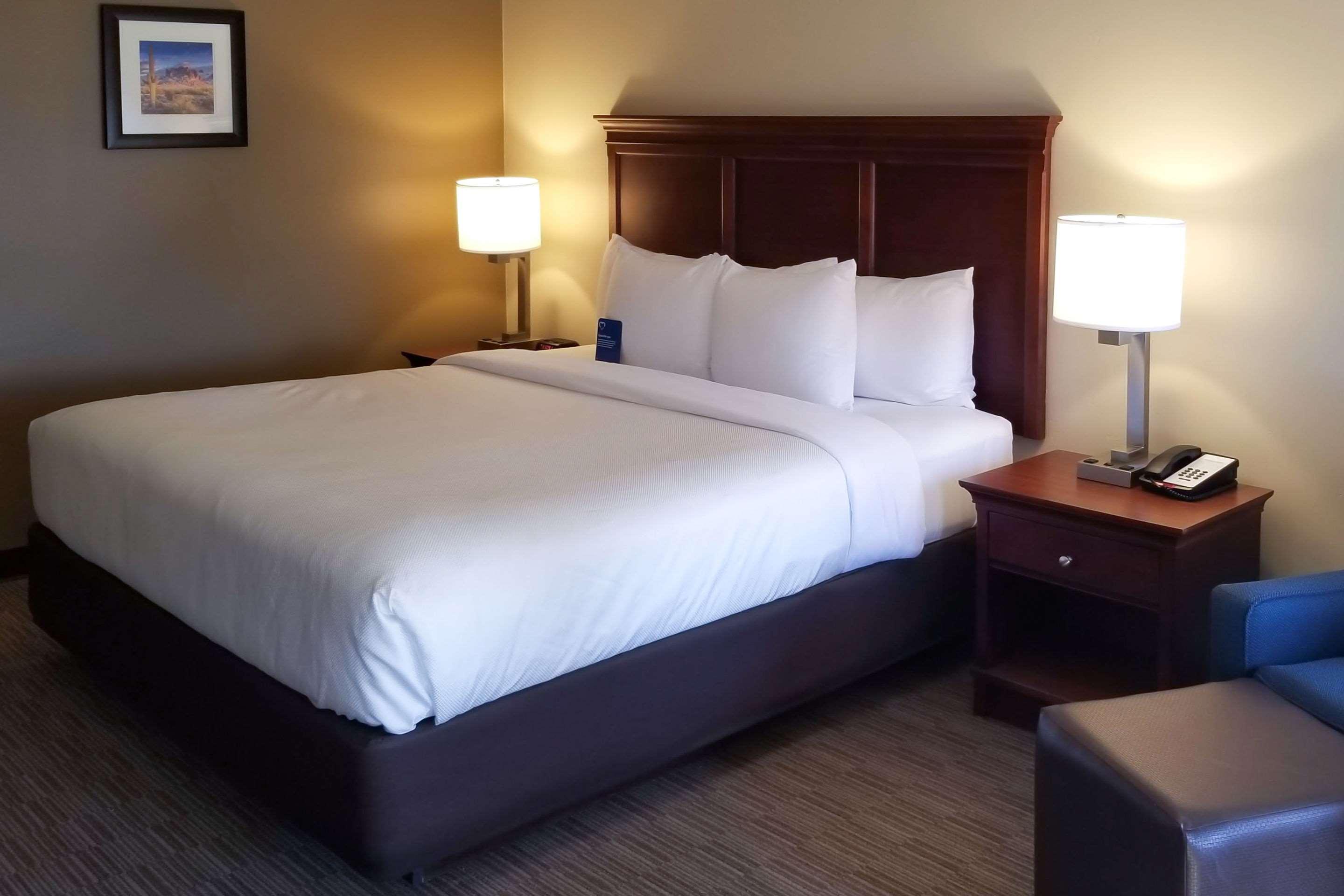 Comfort Inn & Suites Tempe Phoenix Sky Harbor Airport ภายนอก รูปภาพ