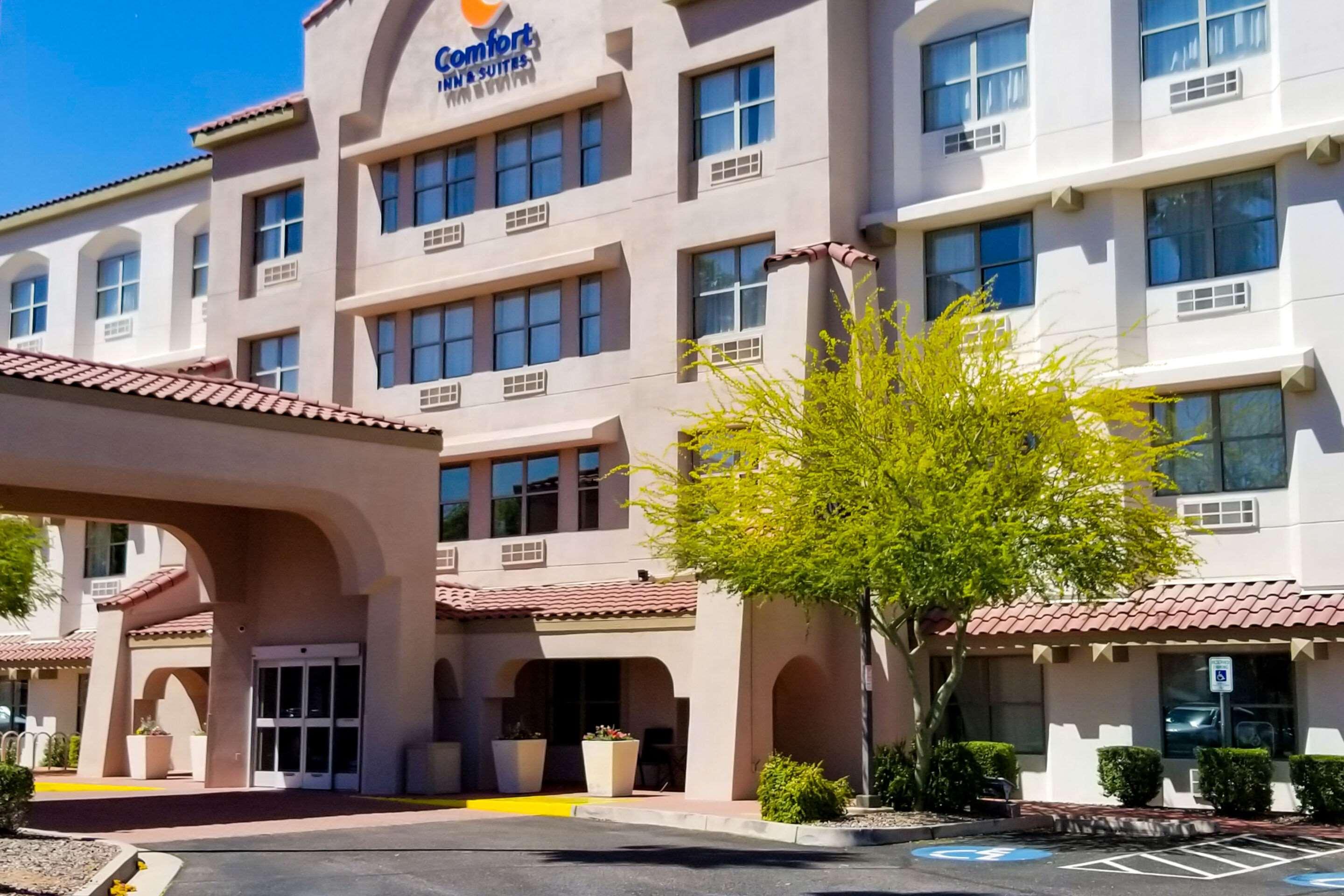 Comfort Inn & Suites Tempe Phoenix Sky Harbor Airport ภายนอก รูปภาพ