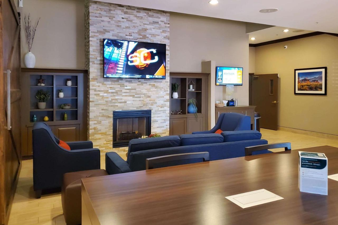 Comfort Inn & Suites Tempe Phoenix Sky Harbor Airport ภายนอก รูปภาพ