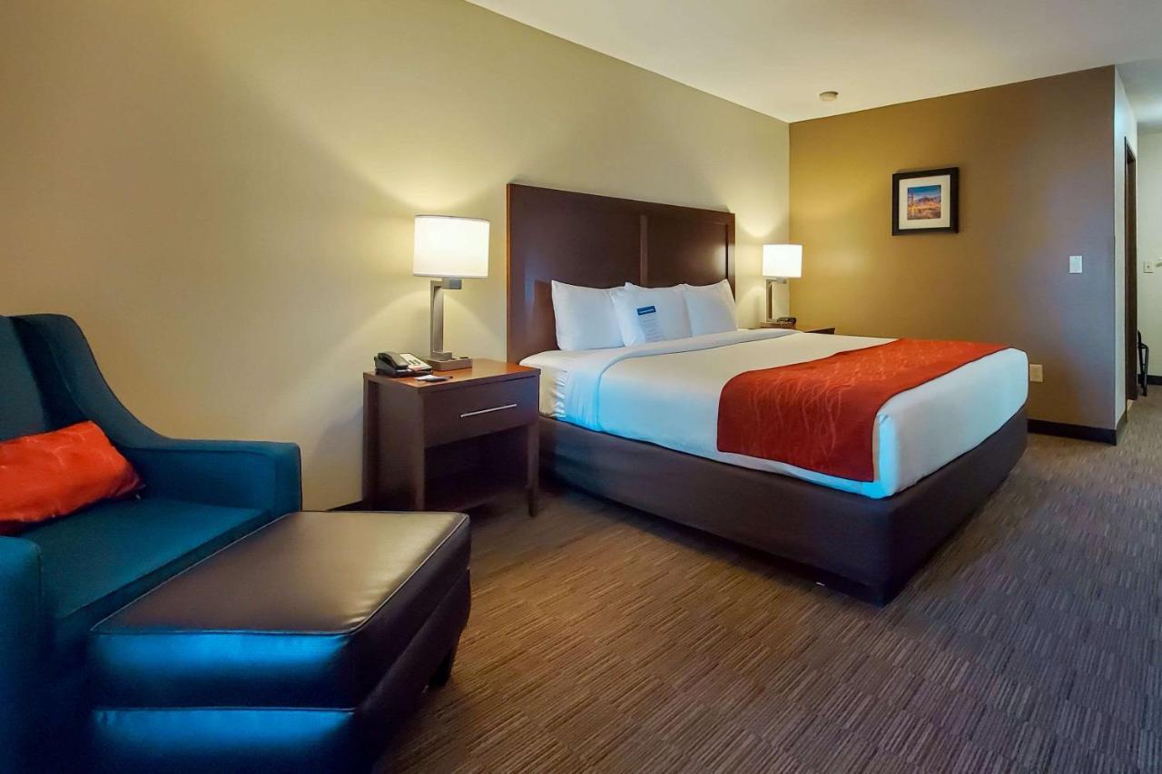 Comfort Inn & Suites Tempe Phoenix Sky Harbor Airport ภายนอก รูปภาพ