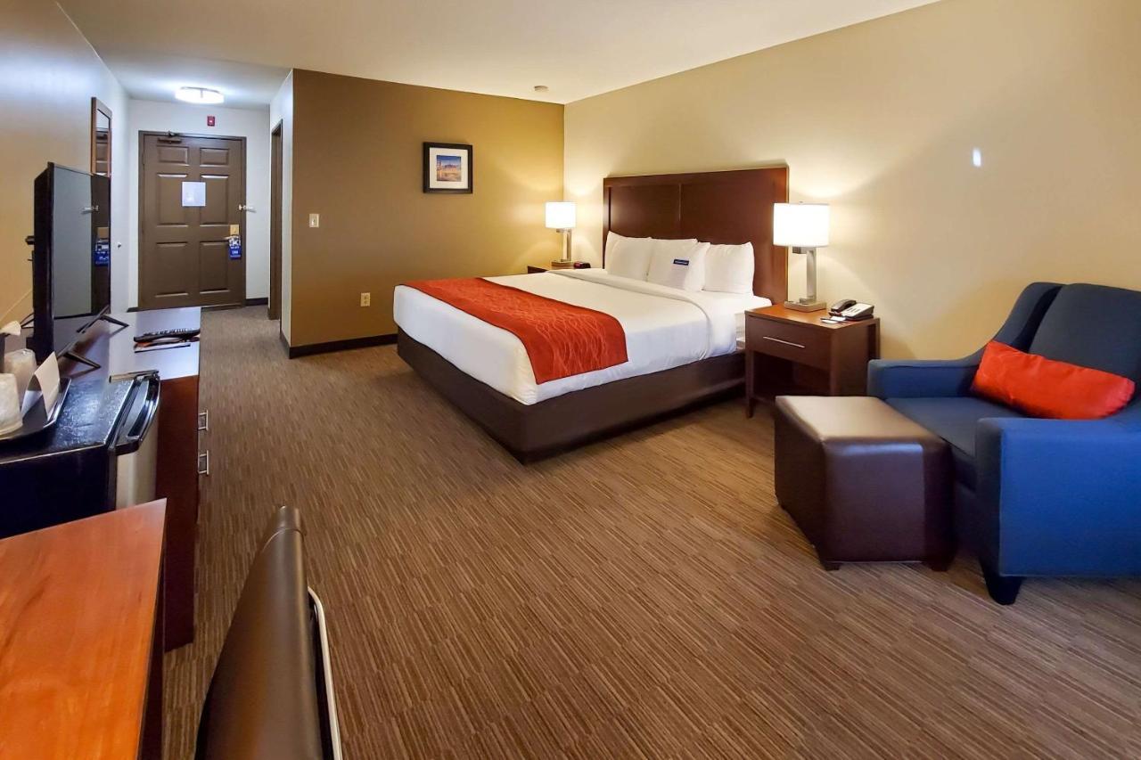 Comfort Inn & Suites Tempe Phoenix Sky Harbor Airport ภายนอก รูปภาพ