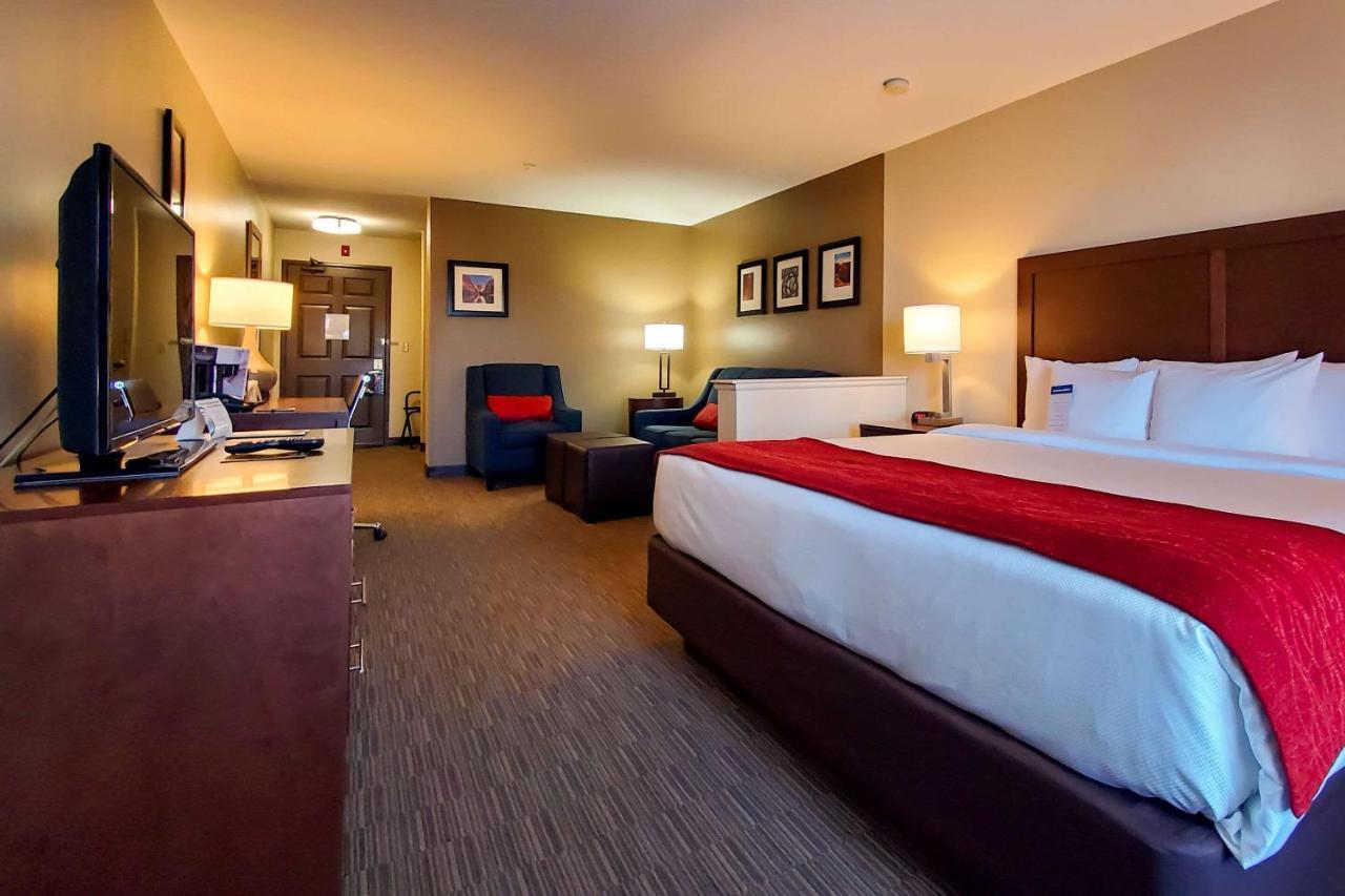 Comfort Inn & Suites Tempe Phoenix Sky Harbor Airport ภายนอก รูปภาพ