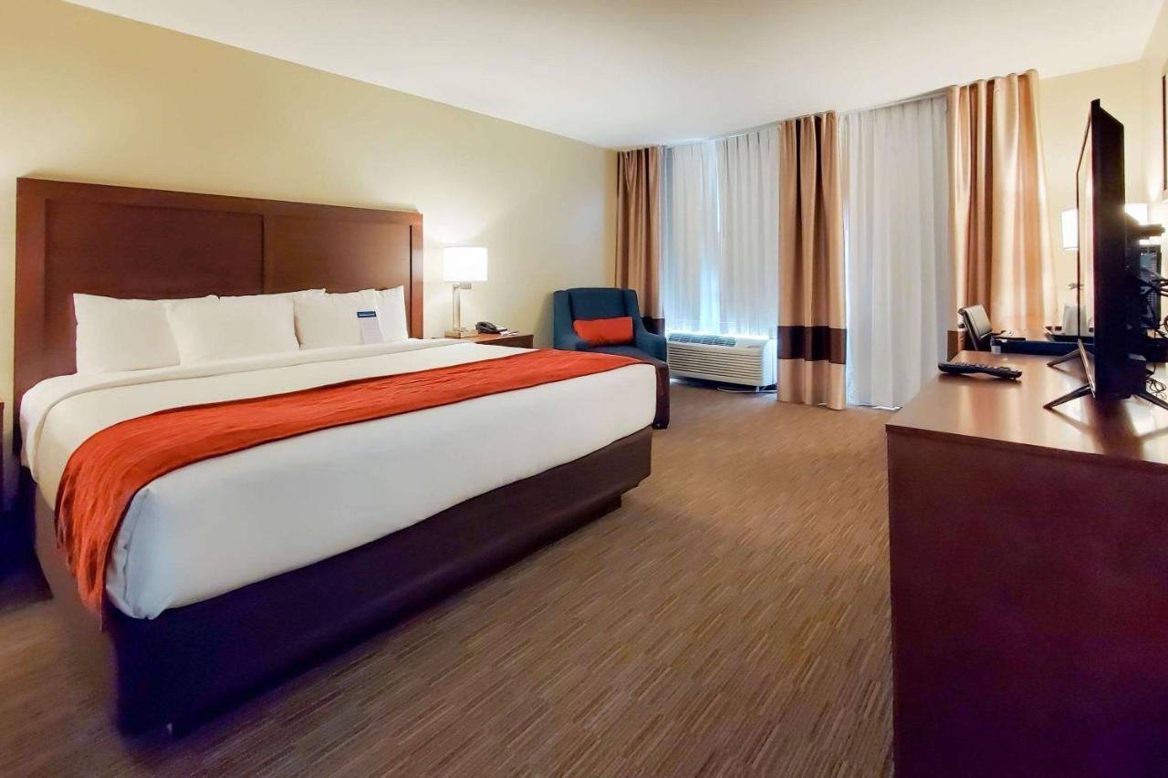 Comfort Inn & Suites Tempe Phoenix Sky Harbor Airport ภายนอก รูปภาพ